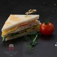 Мини сэндвич с сыром и ветчиной
